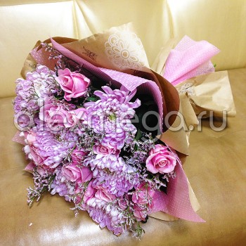 Букет с хризантемой и розой